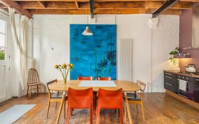 Modern Comfort Spacious Apartment Near Kings Cross And Camden, Complementary Fast Wifi, Netflix, Tea & Coffee